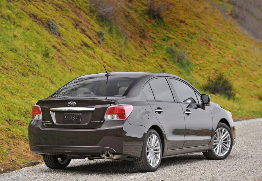  Subaru Impreza 4-Door Limited 2011 года  (фото 2 из 12)
